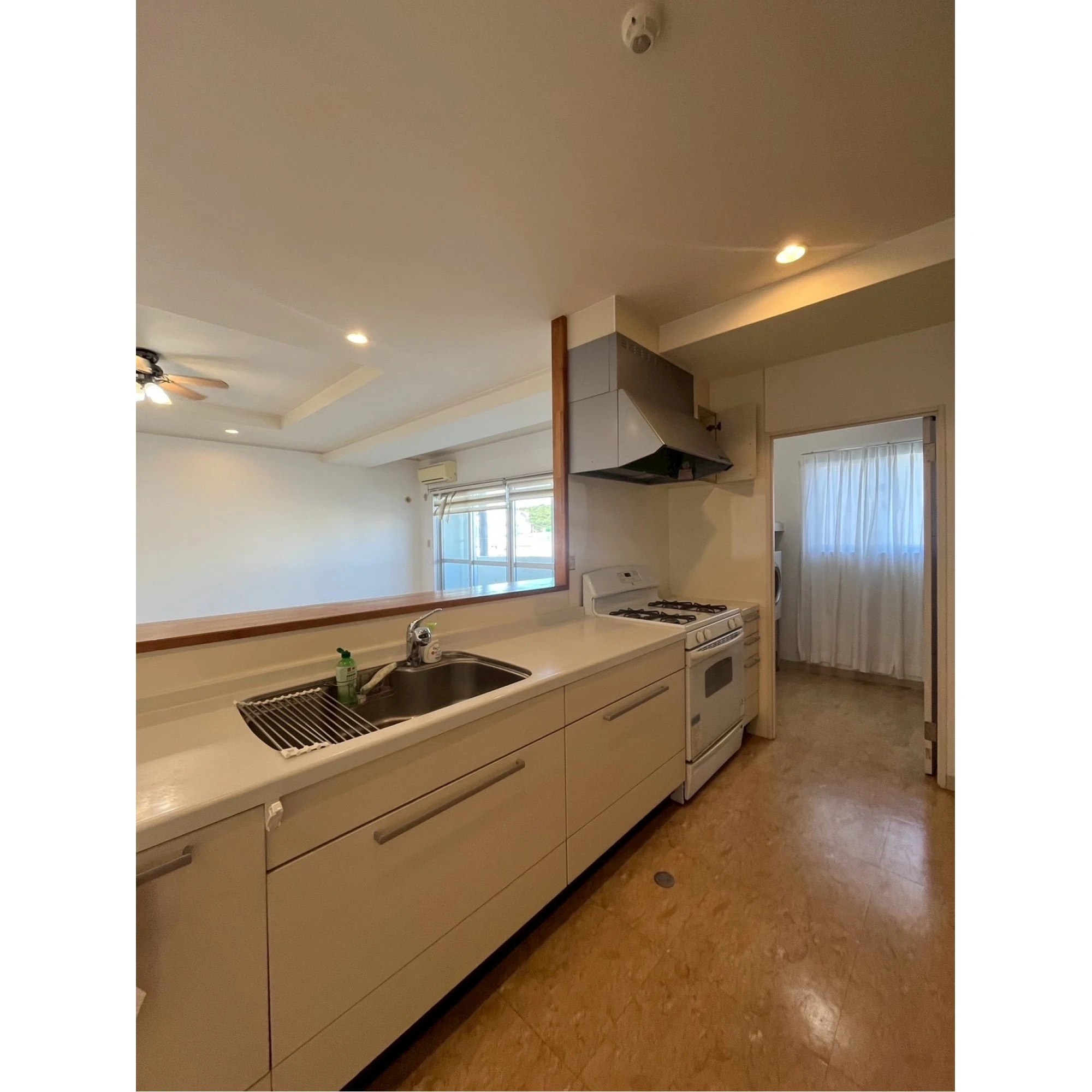 Great location by American Village apt is coming soon！！！画像