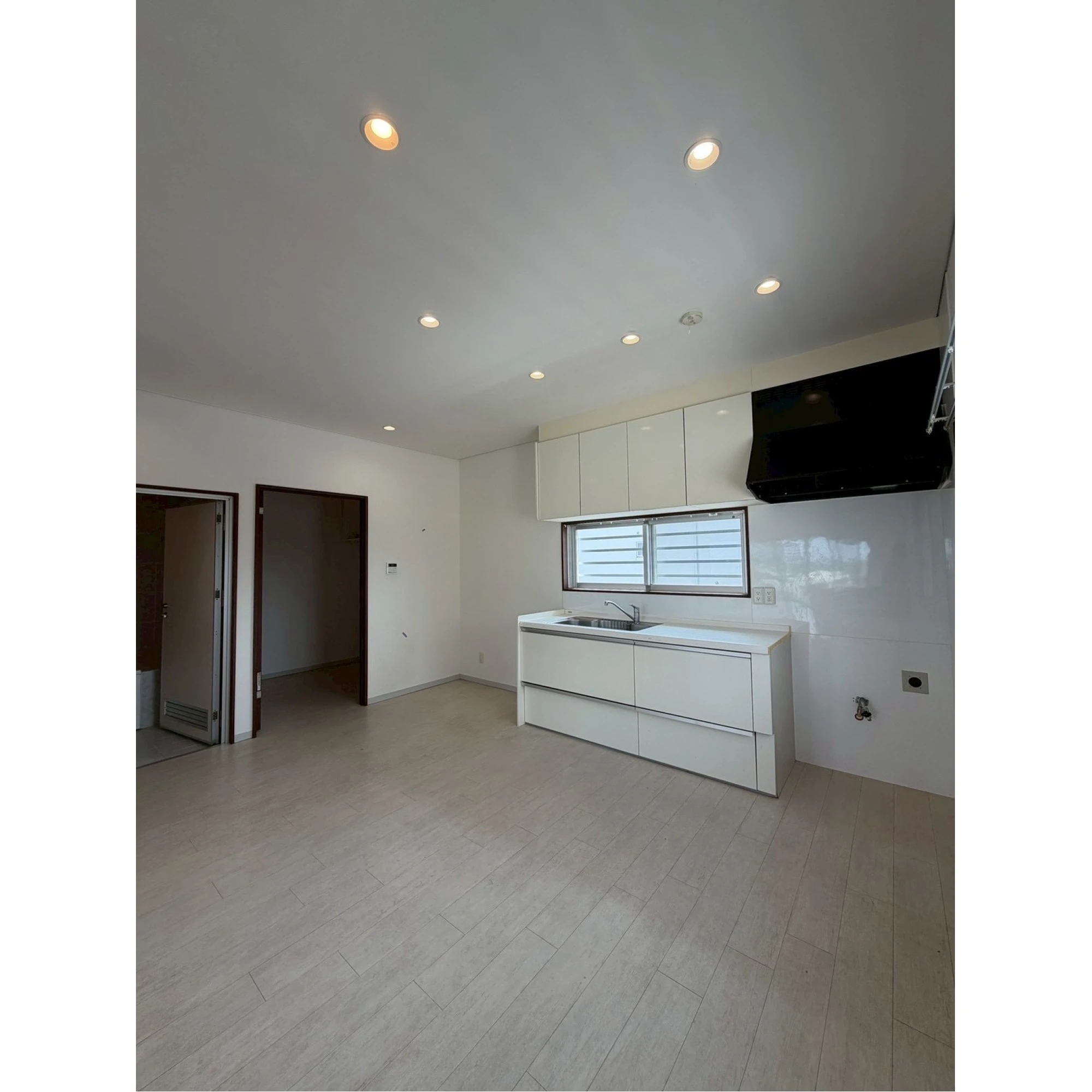 Spacious duplex with garage in Chibana!画像