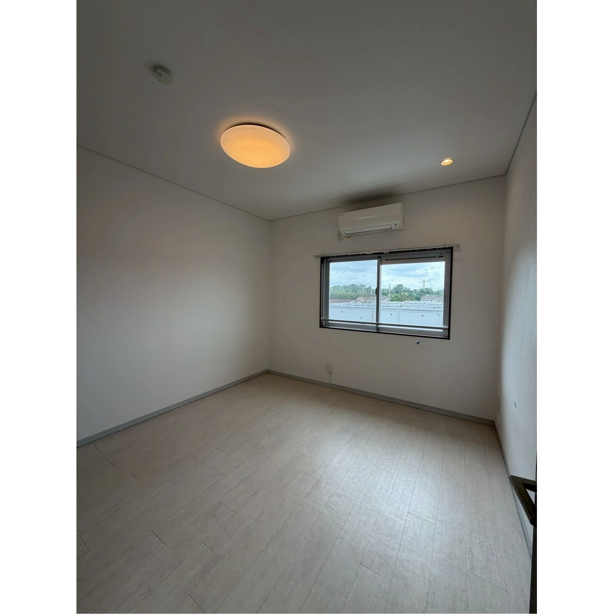 Spacious duplex with garage in Chibana!画像