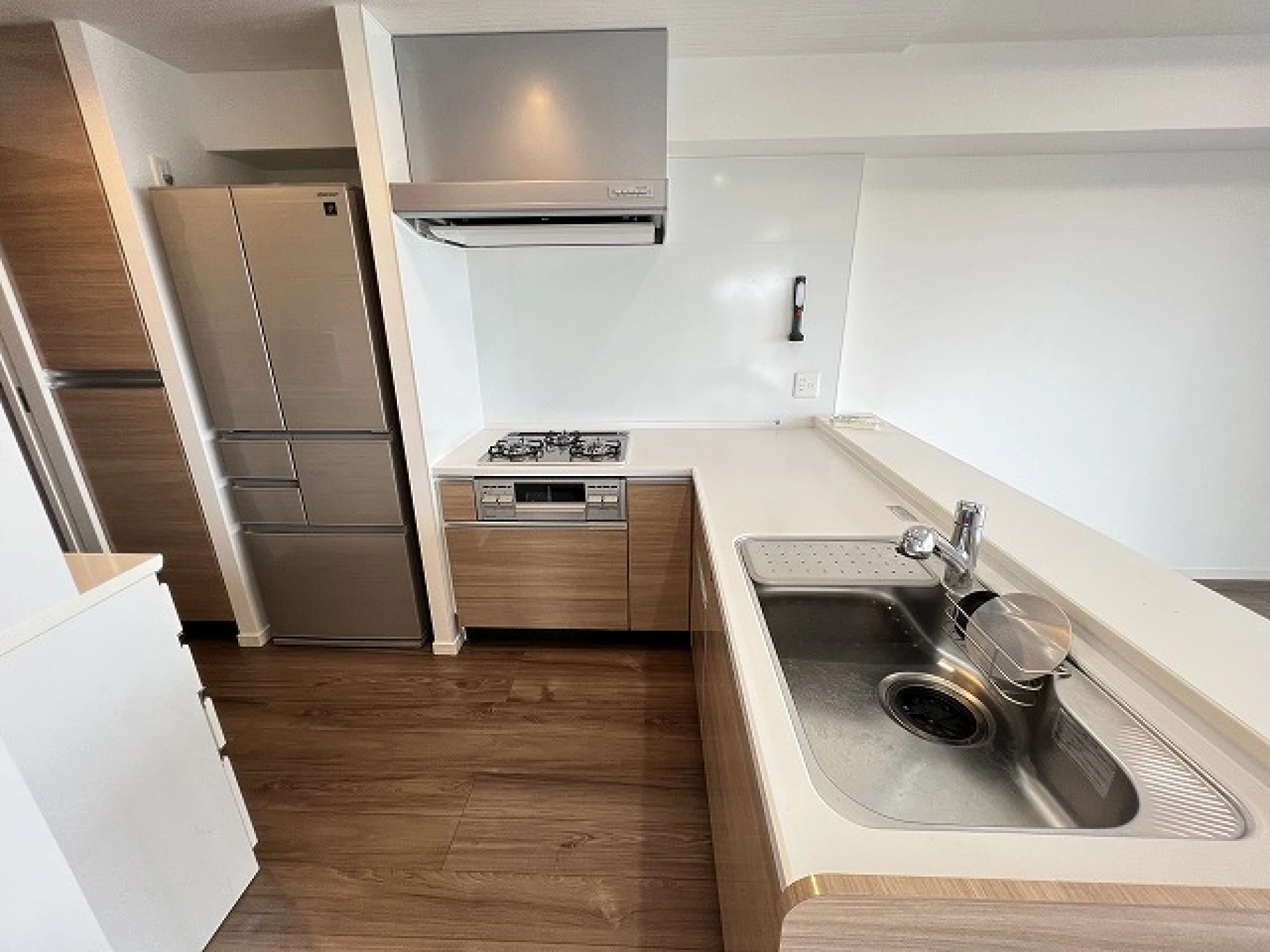 High rise tower condo. on the 8F by Rycom Shopping Mall画像