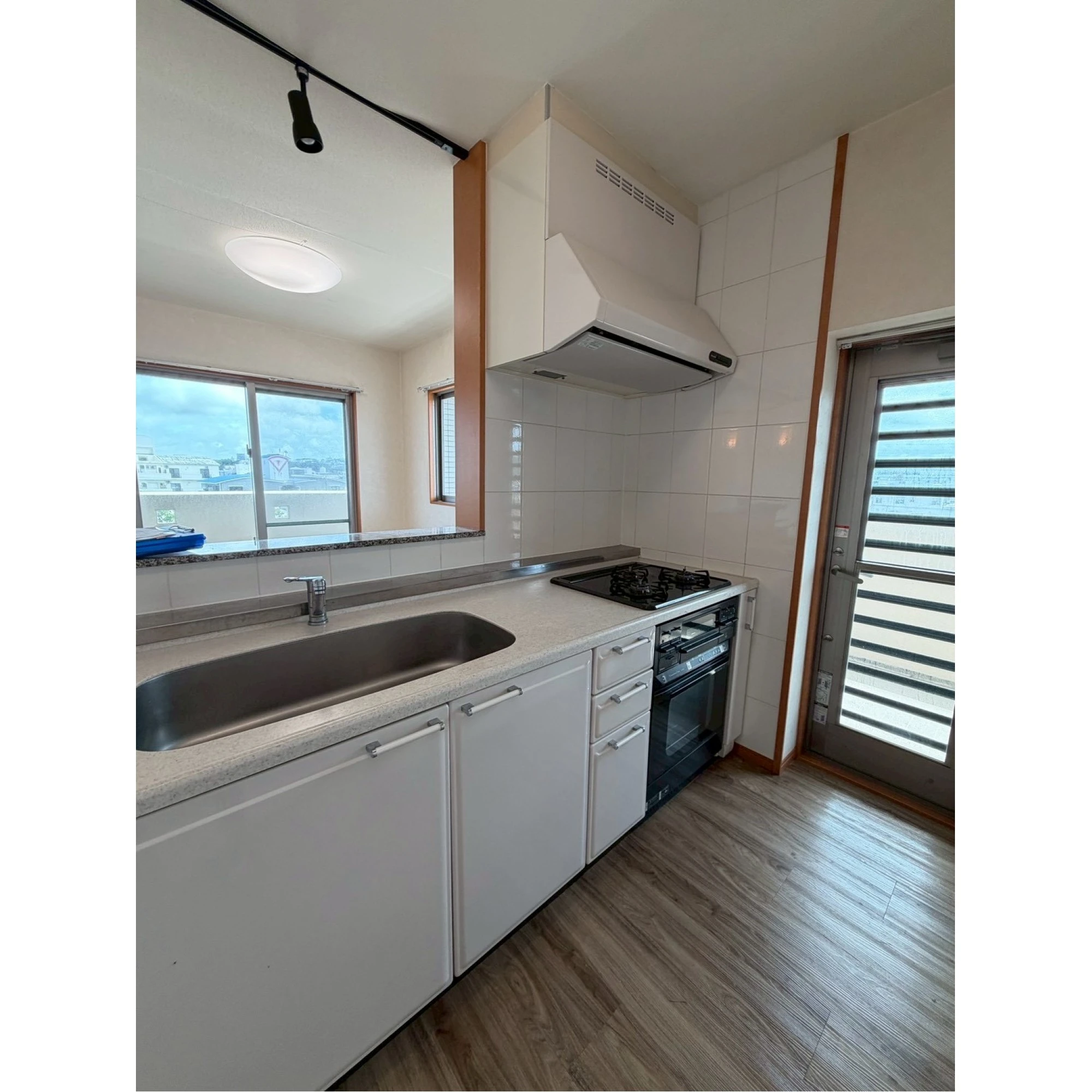Apt. unit in Chatan available Ocean near by!!!画像