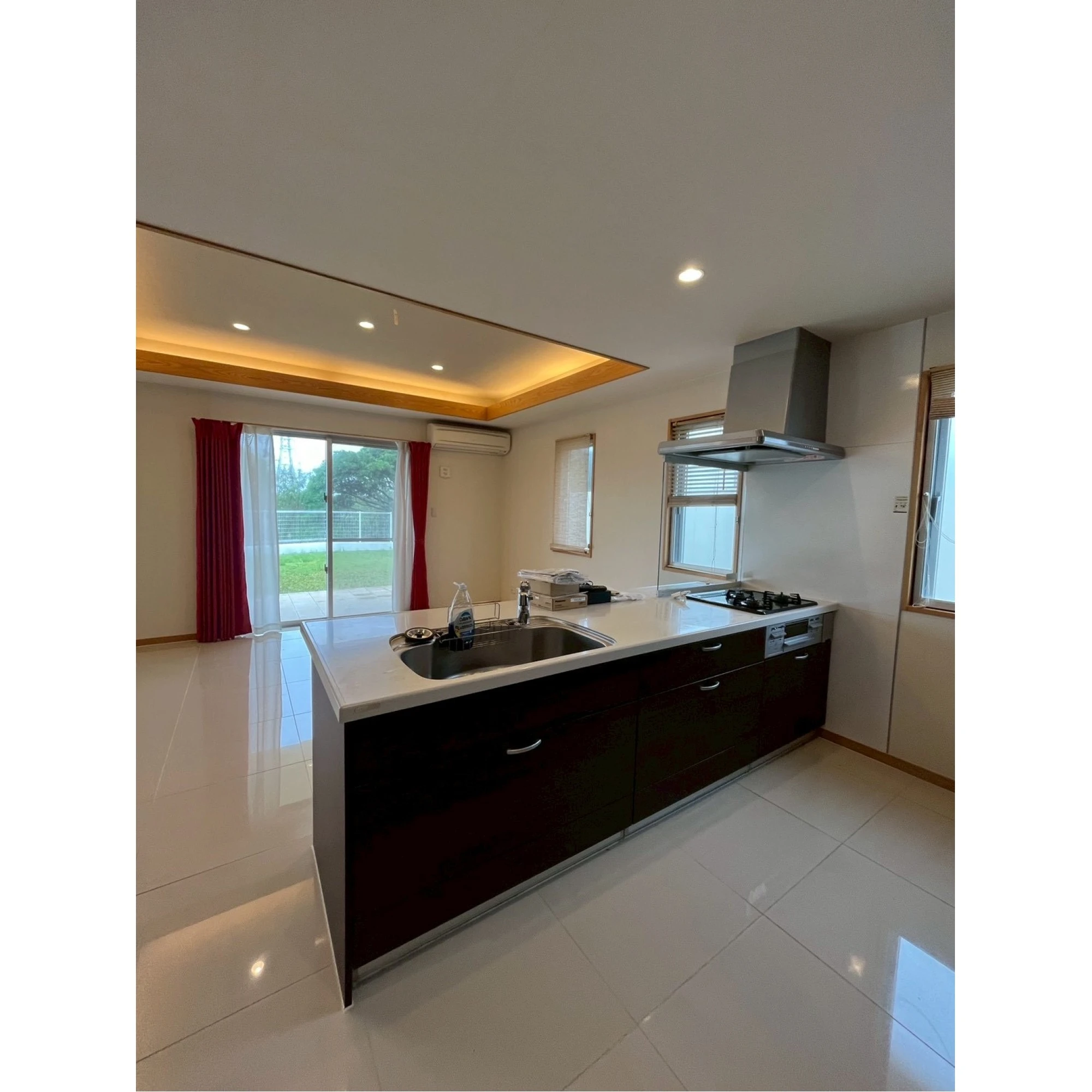 Big 3 berooms single house with carport is available now!!!画像