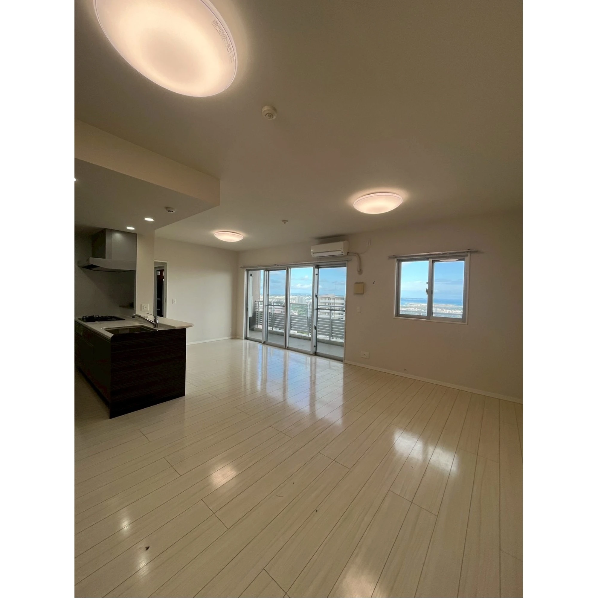 Modern style condo. by Rycom area is coming soon！！！画像