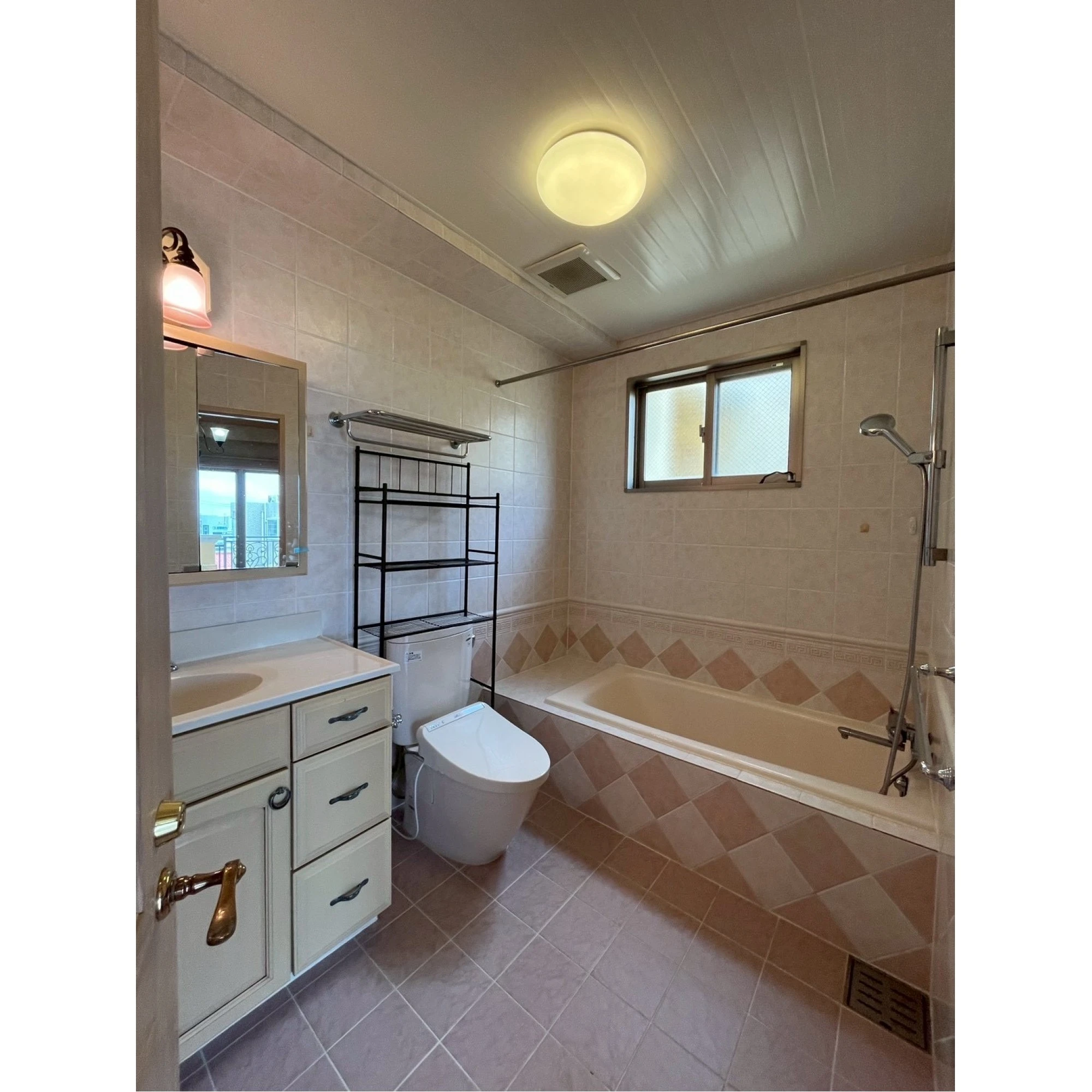Beautiful apt.  in Ginowan available now!!!画像