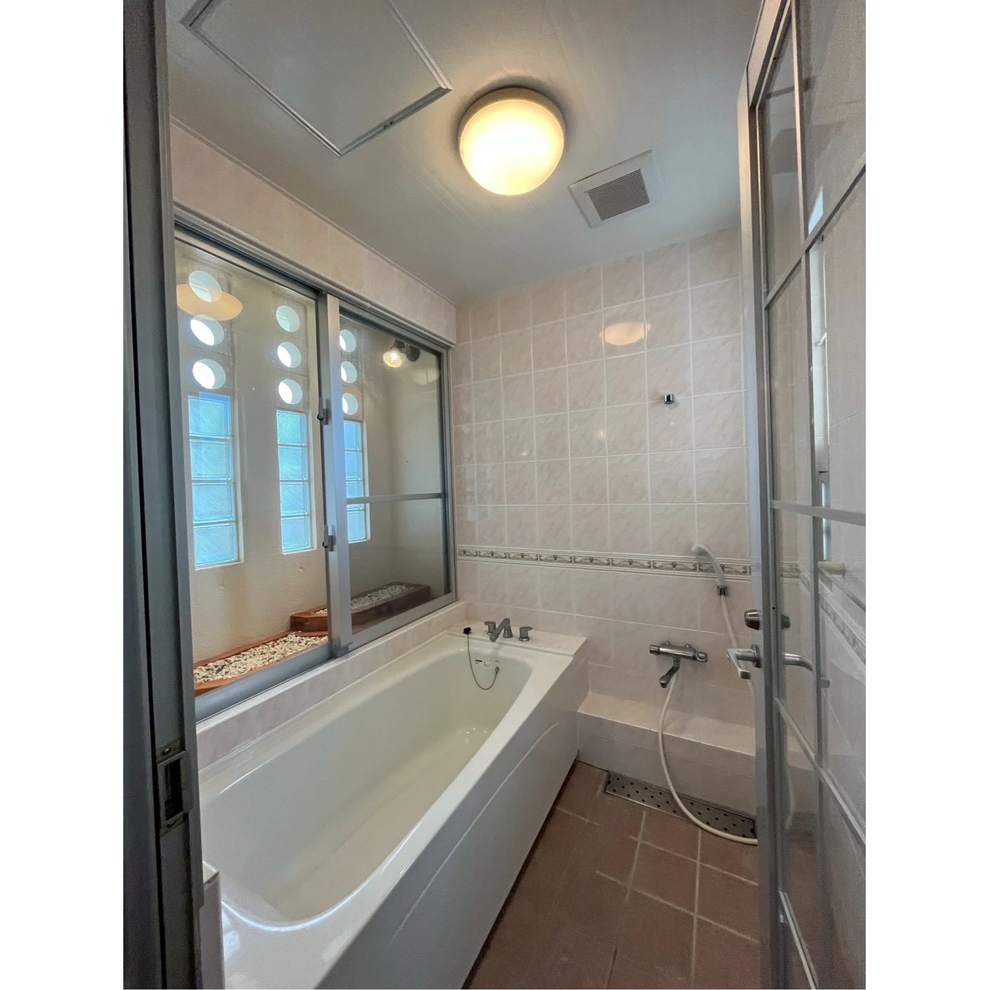 Huge single house in Yomitan is available!!!画像