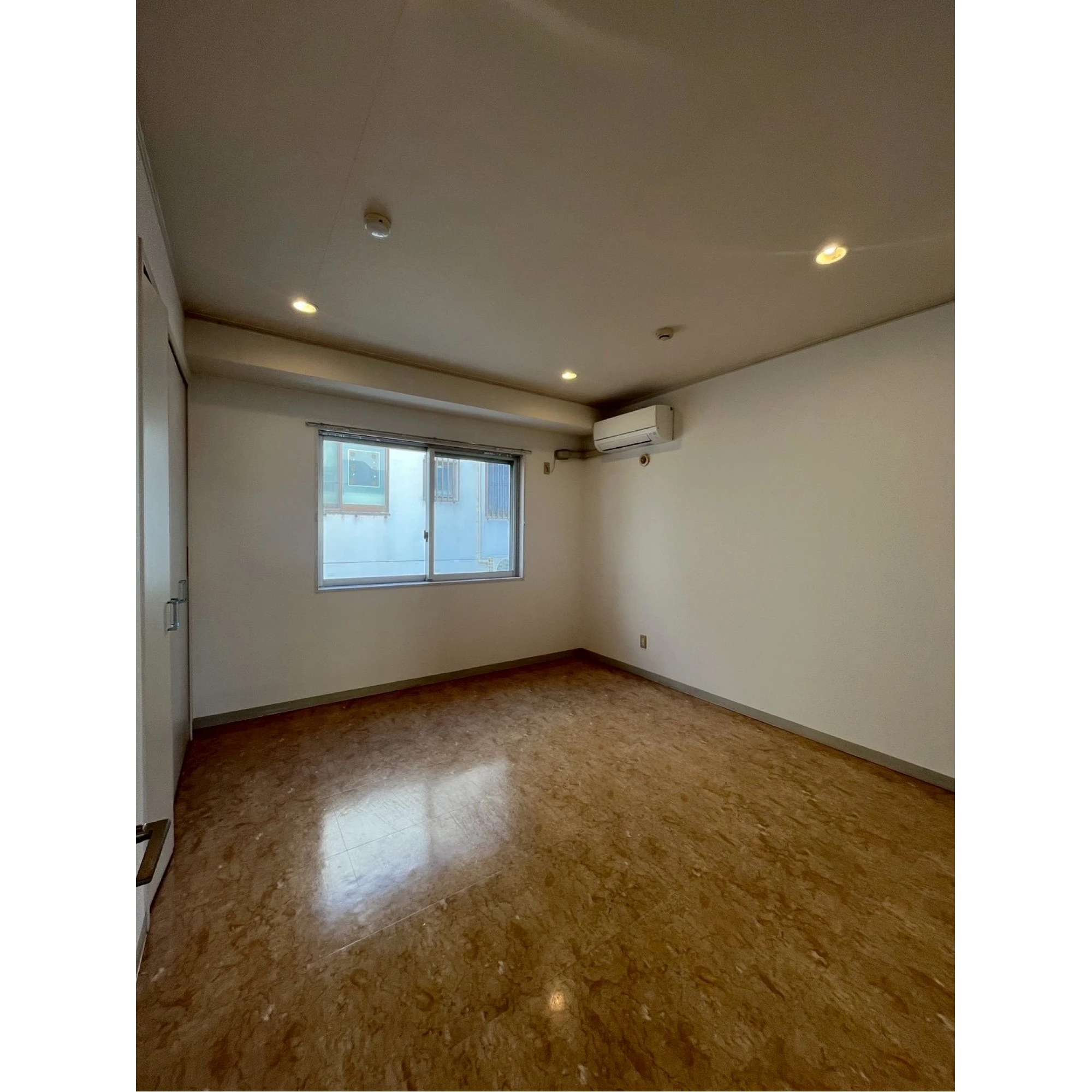 Great location by American Village apt is coming soon！！！画像