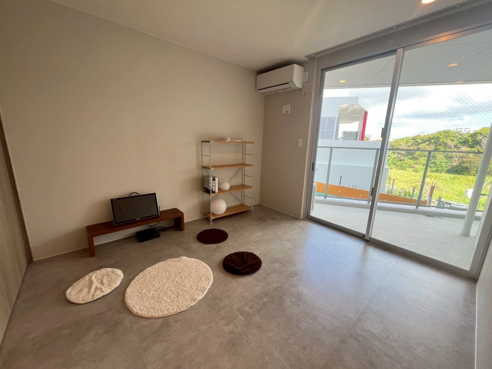 Brandnew apt. in Okinawa City!!!画像