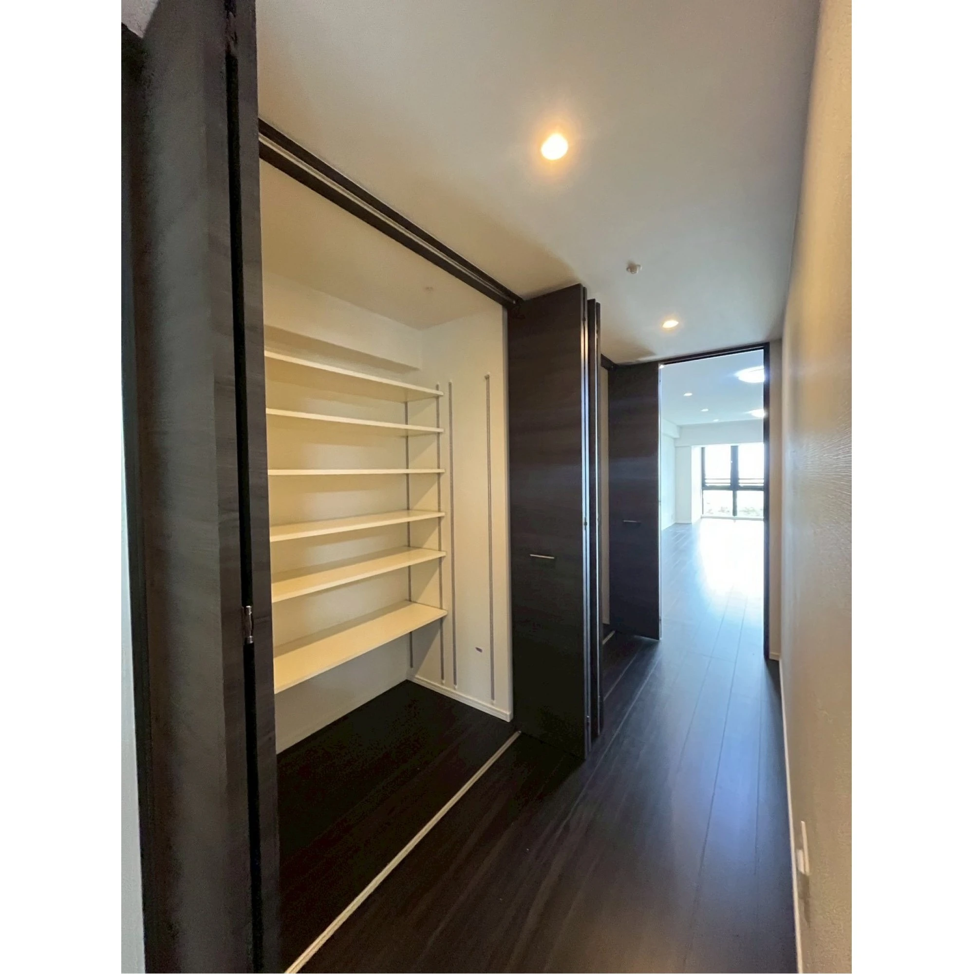 Luxary Condo. with beautiful view is available now!!!画像