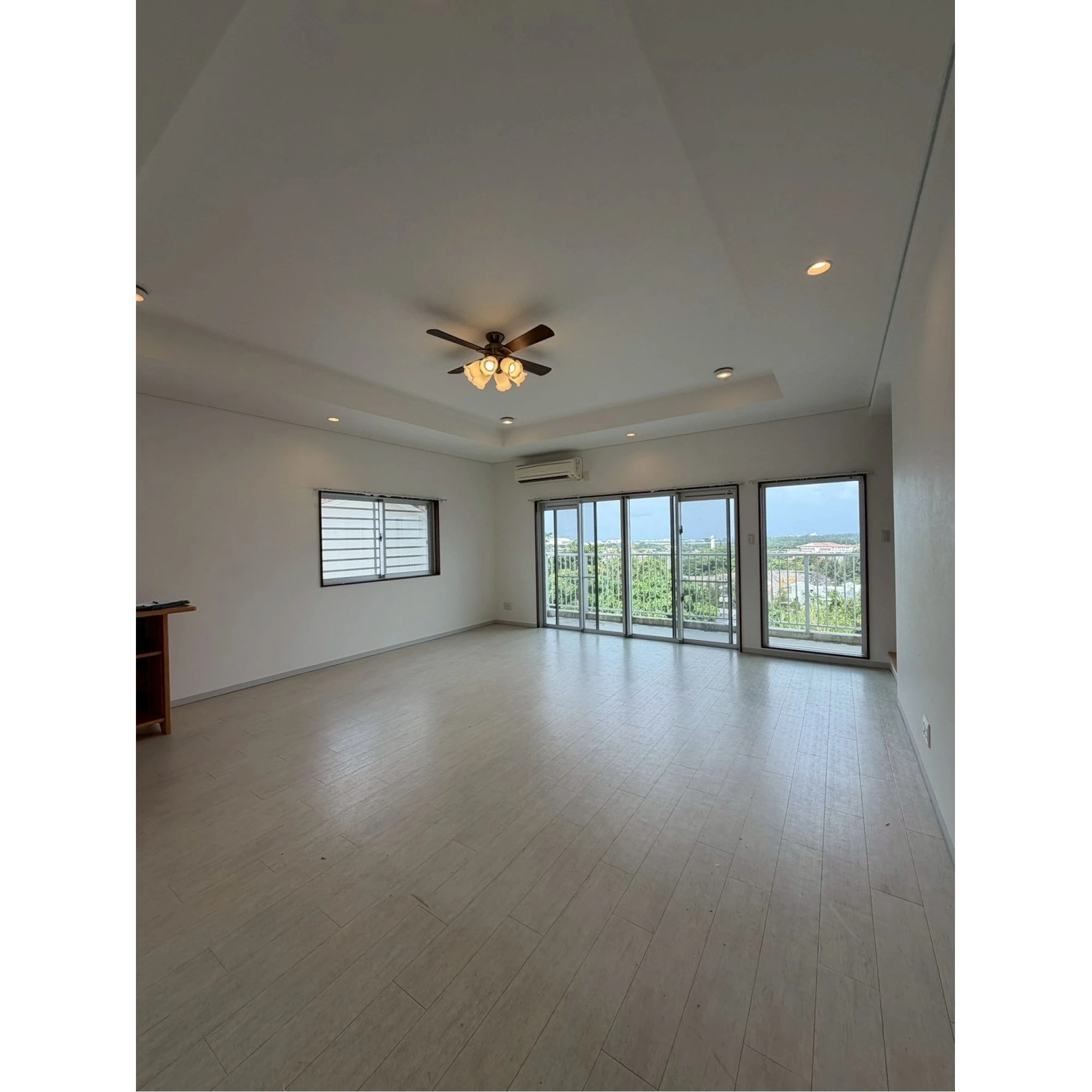 Spacious duplex with garage in Chibana!画像