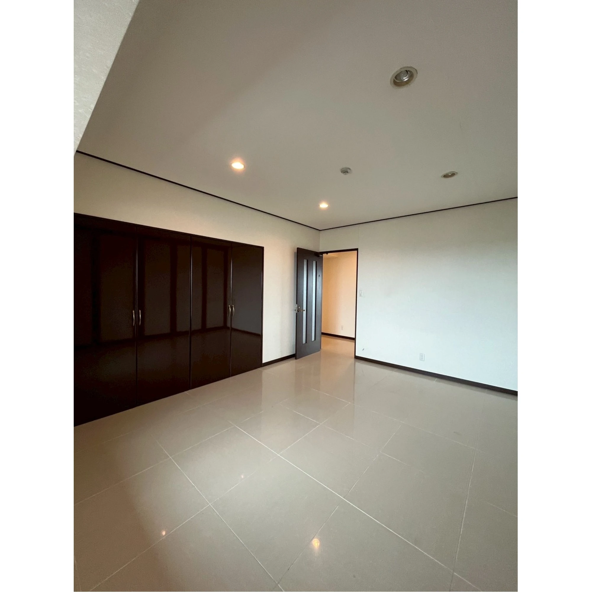 Huge apt. close KAB Gate2!!!画像