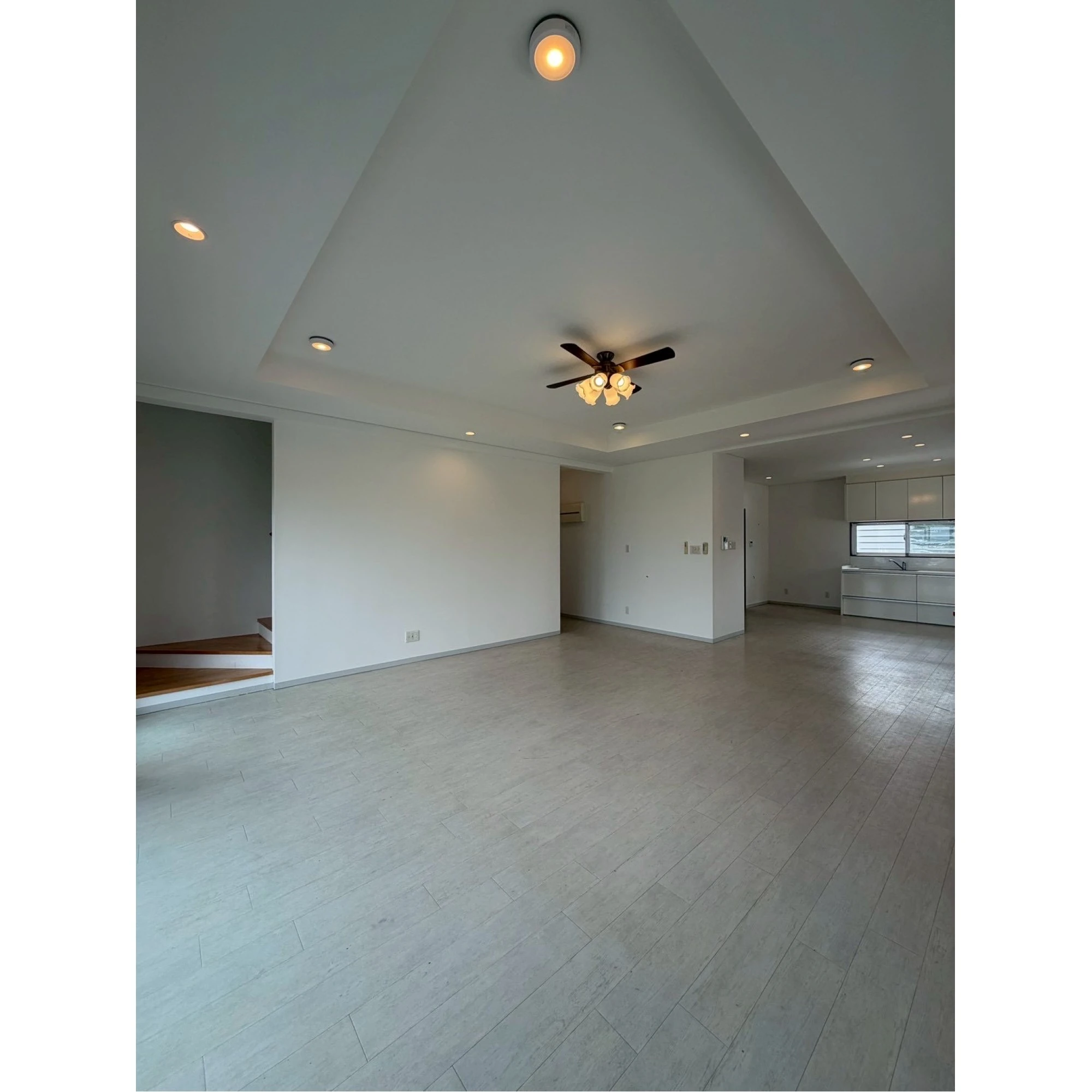 Spacious duplex with garage in Chibana!画像