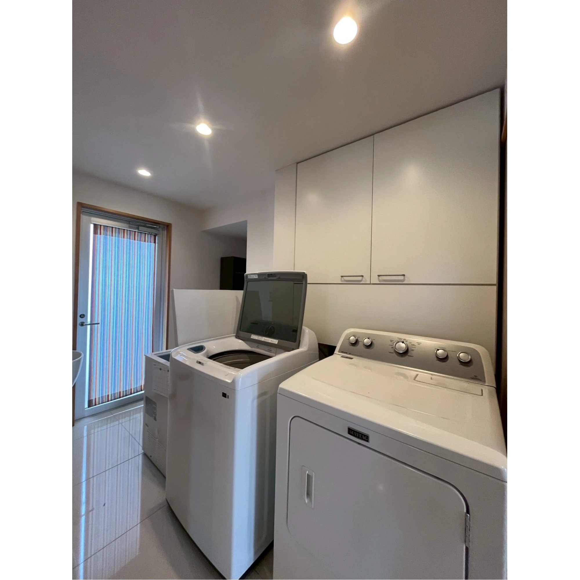 Big 3 berooms single house with carport is available now!!!画像