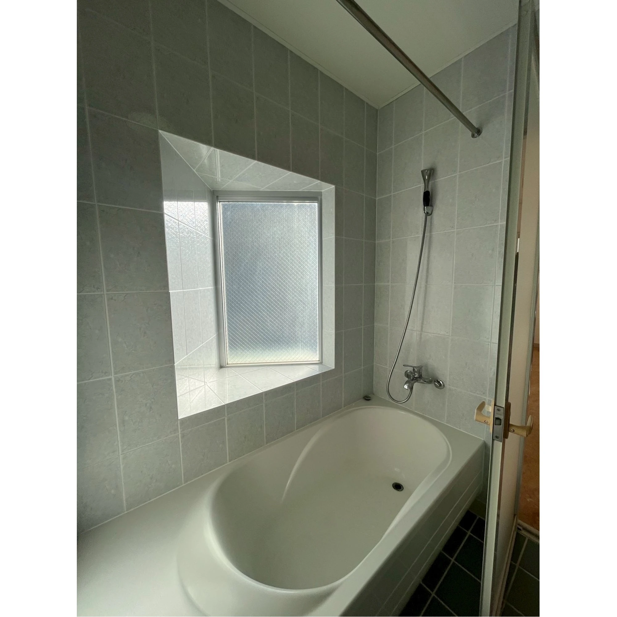 Great location by American Village apt is coming soon！！！画像