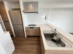 High rise tower condo. on the 8F by Rycom Shopping Mall画像サムネイル