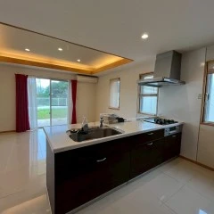 Big 3 berooms single house with carport is available now!!!画像サムネイル