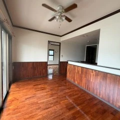 Beautiful wood work apt. in the convenient location!画像サムネイル