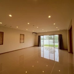 Big 3 berooms single house with carport is available now!!!画像サムネイル