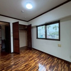 Beautiful wood work apt. in the convenient location!画像サムネイル